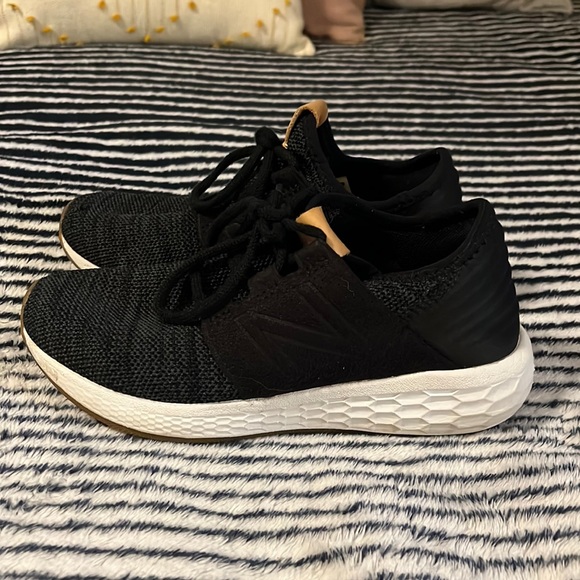 Women’s New Balance Sneakers - Picture 1 of 3